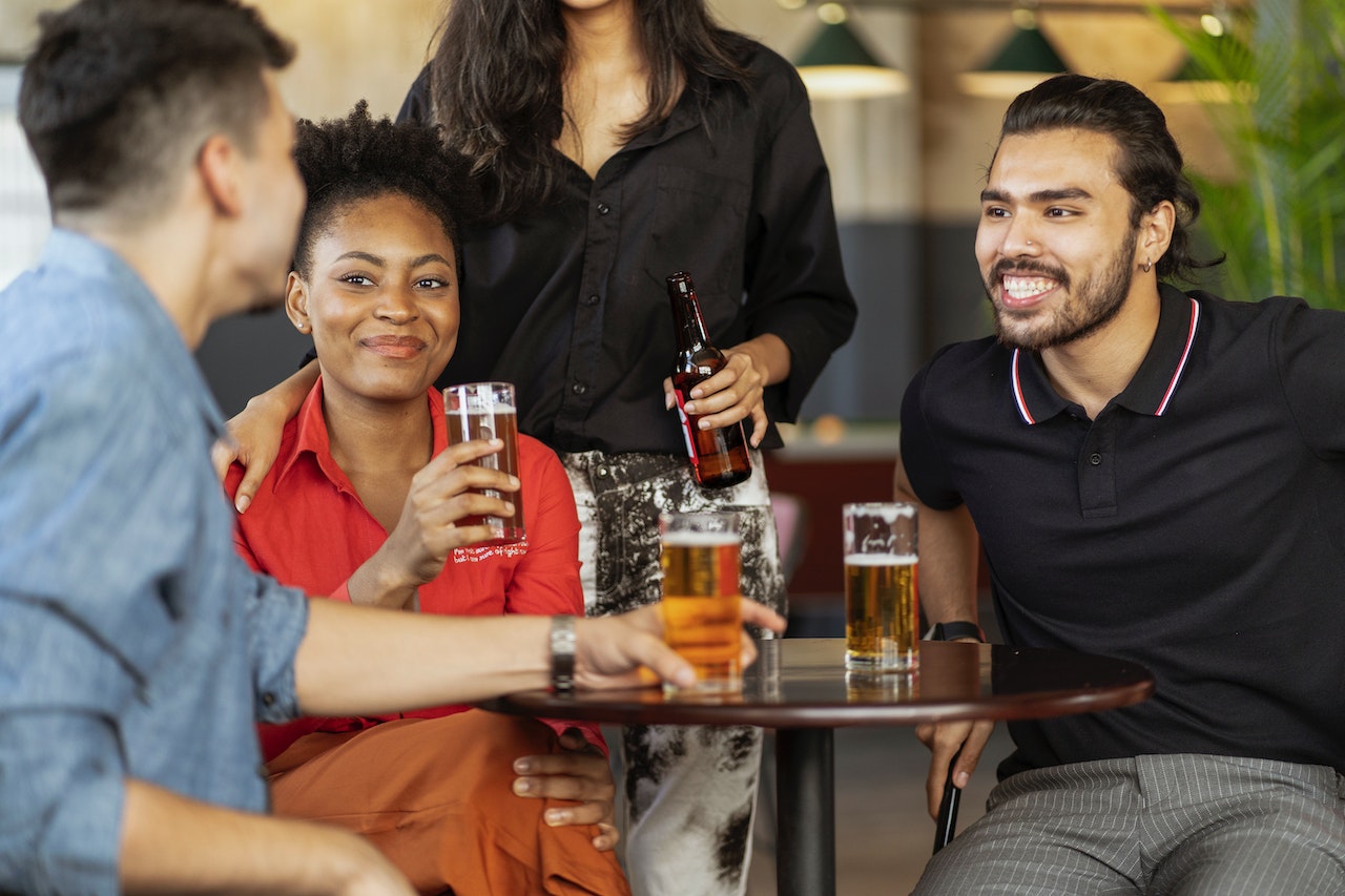 How to Navigate Social Events with Non-Alcoholic Beer - NA Beer Club